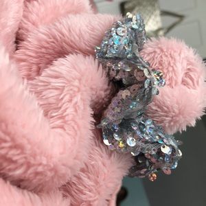 sequin scrunchie *never used*